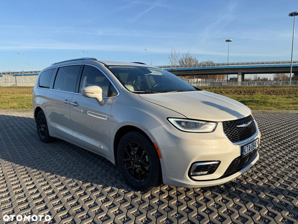 Chrysler Pacifica - 3