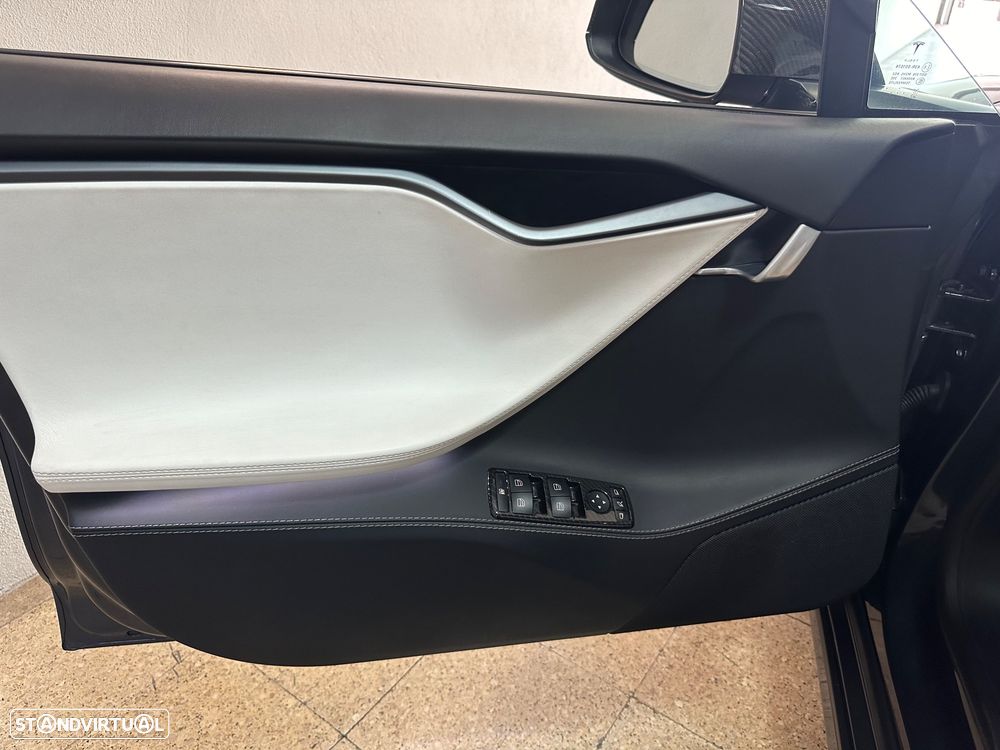 Tesla Model S Performance - 12