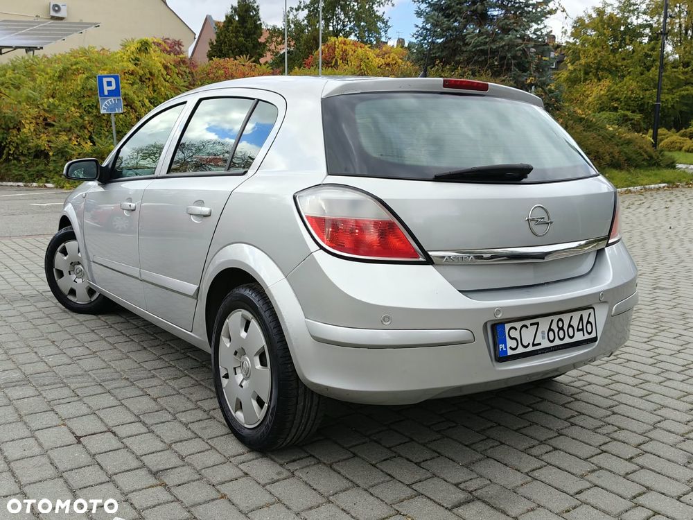 Opel Astra 2005 photo 2