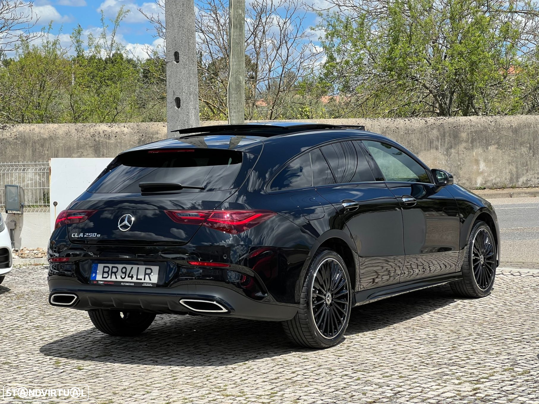 Mercedes-Benz CLA 250 e Shooting Brake AMG Line - 11