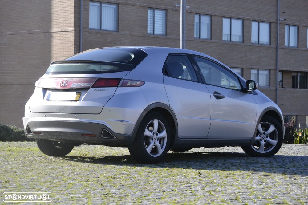 Honda Civic 1.4 i-VTEC Elegance - 3