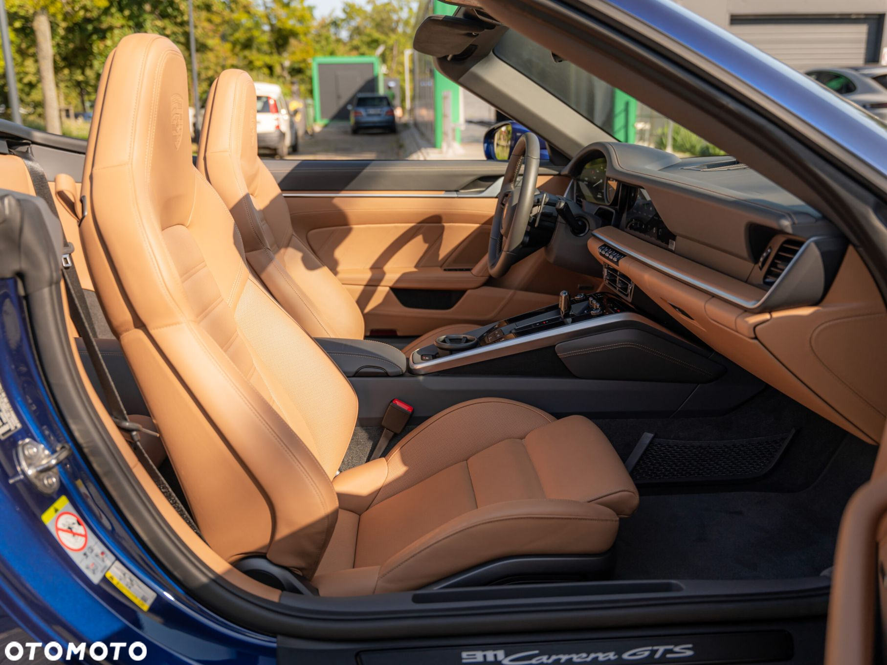 Porsche 911 Carrera GTS Cabrio - 22