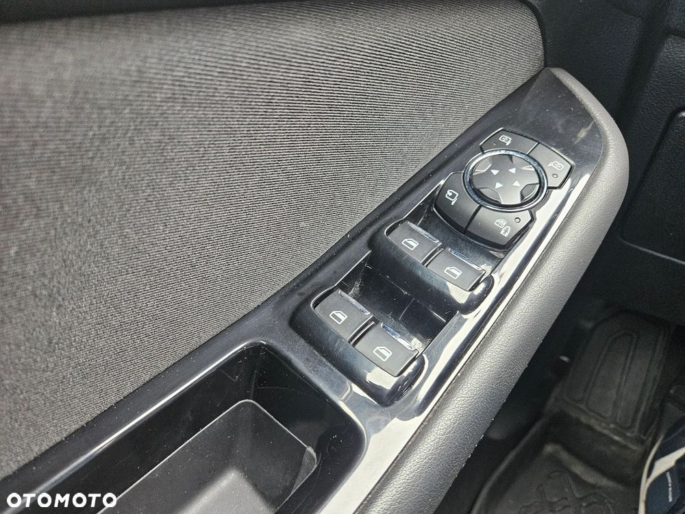 Ford S-Max - 8