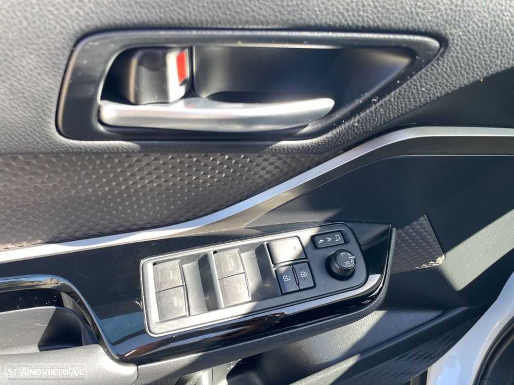 Toyota C-HR 2.0 Hybrid Exclusive+P.Luxury - 29
