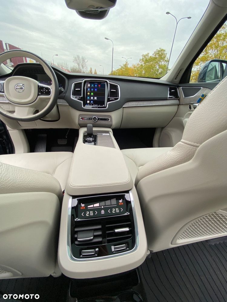 Volvo XC 90 - 22