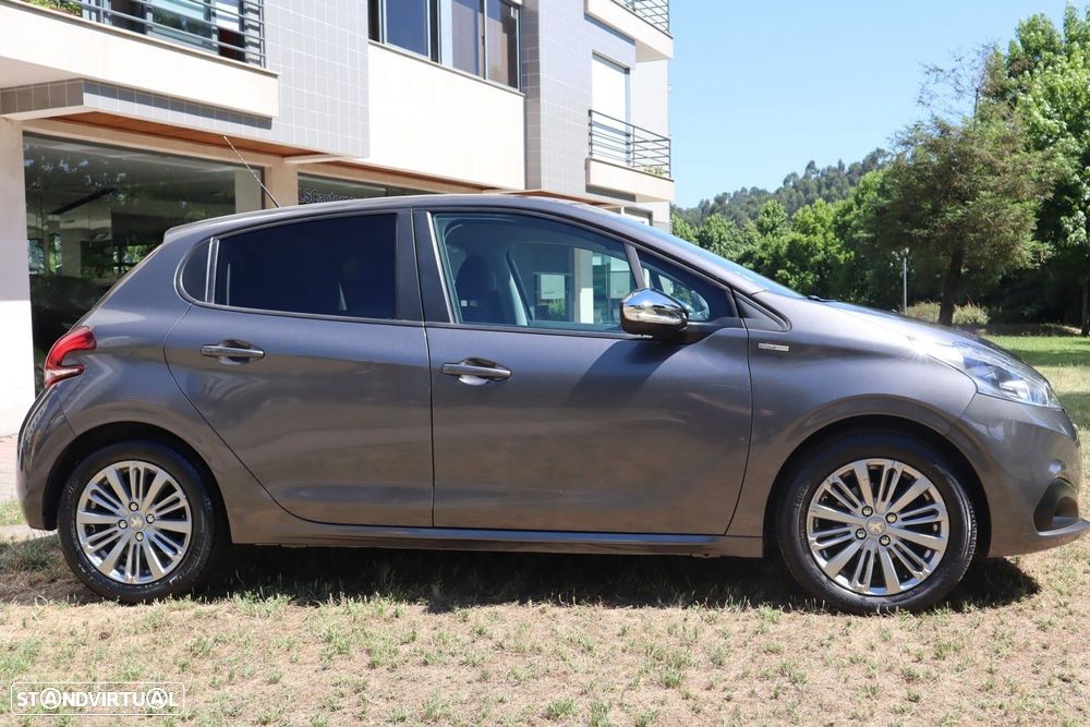 Peugeot 208 1.2 PureTech Style - 4