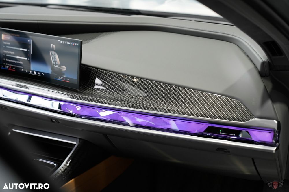 BMW Seria 7 740d xDrive MHEV - 17