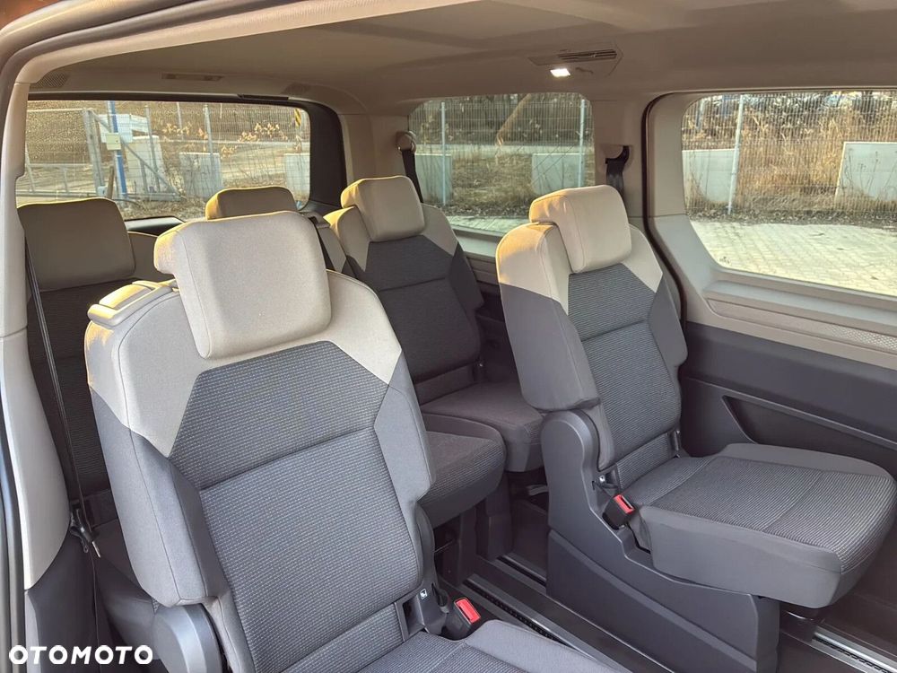 Volkswagen Multivan - 17