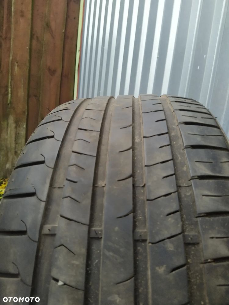 Opony Gremax 235/35/19 - 2