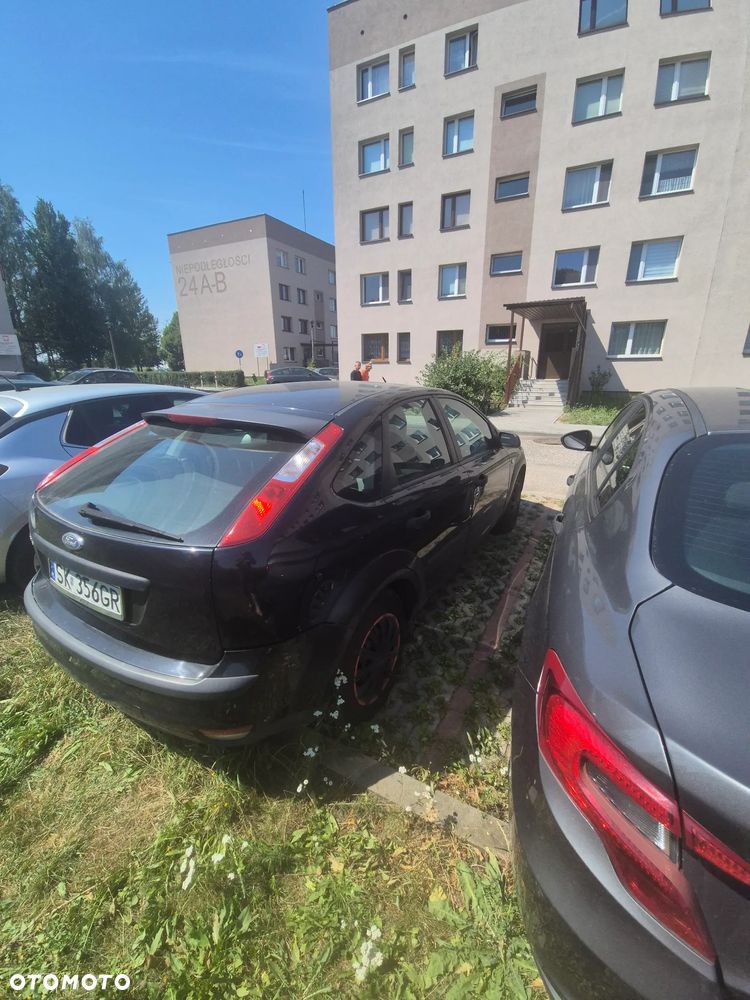 Ford Focus 1.6 Ambiente - 11