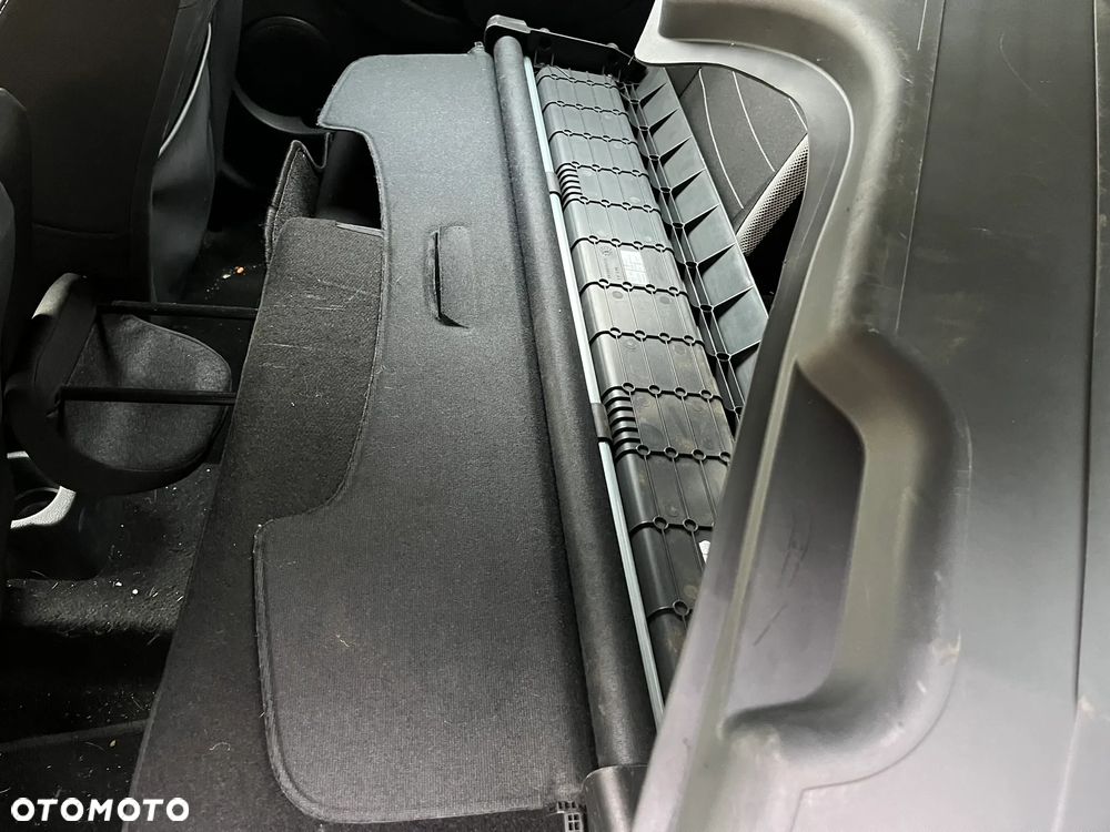 Dacia Logan TCe 90 (S&S) Stepway - 11