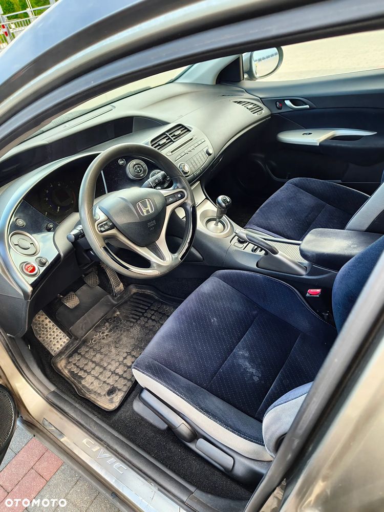 Honda Civic 1.8 Comfort - 11