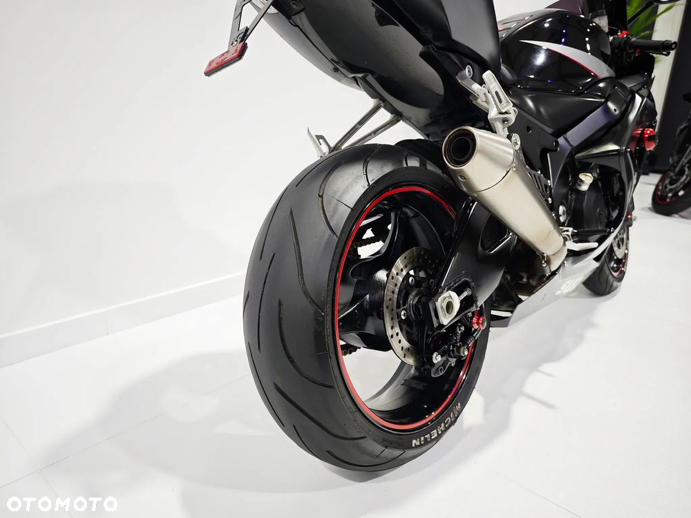 Suzuki GSX-R - 9