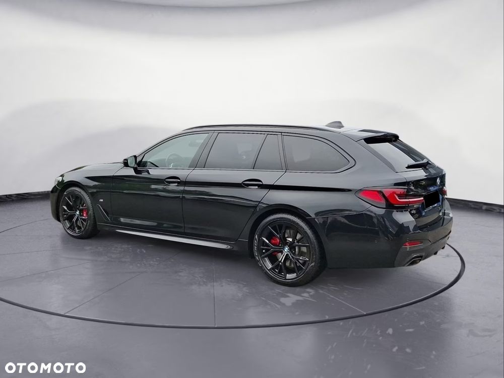 BMW Seria 5 540i xDrive - 4