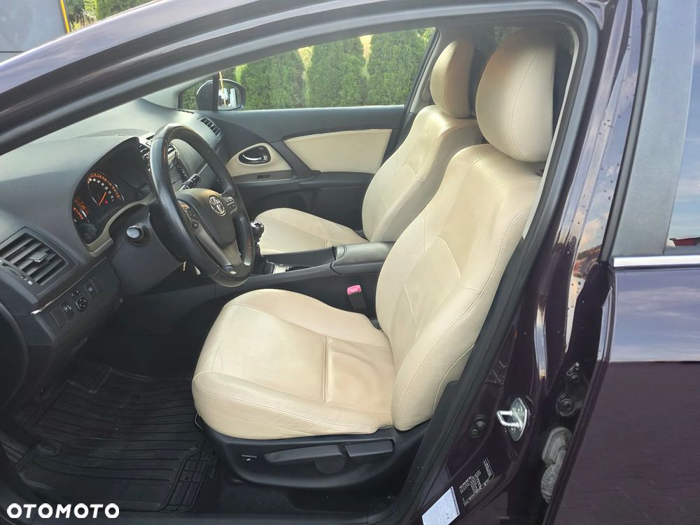 Toyota Avensis 1.8 Executive - 19