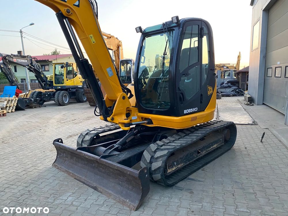 JCB 8085 ZTS, 2 ŁYŻKI, KRÓTKI TYŁ, Z NIEMIEC, WSZYSTKIE LINIE HYDRAULICZNE, - 10