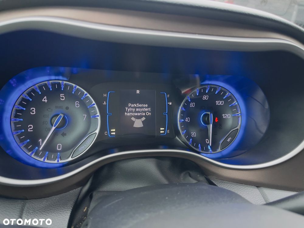 Chrysler Pacifica - 7