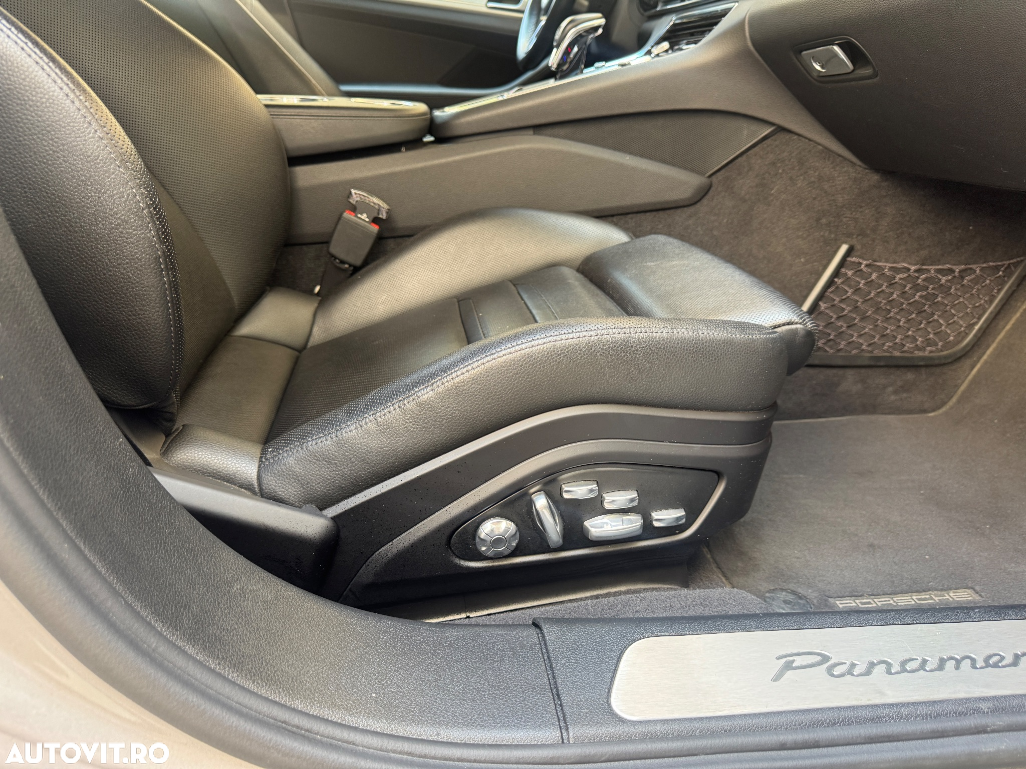 Porsche Panamera 4 E-Hybrid - 14