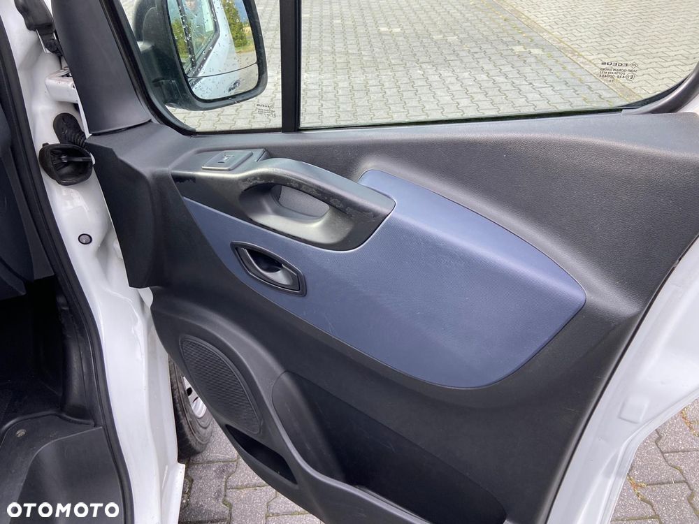 Opel Ambulans Karetka vivaro - 15