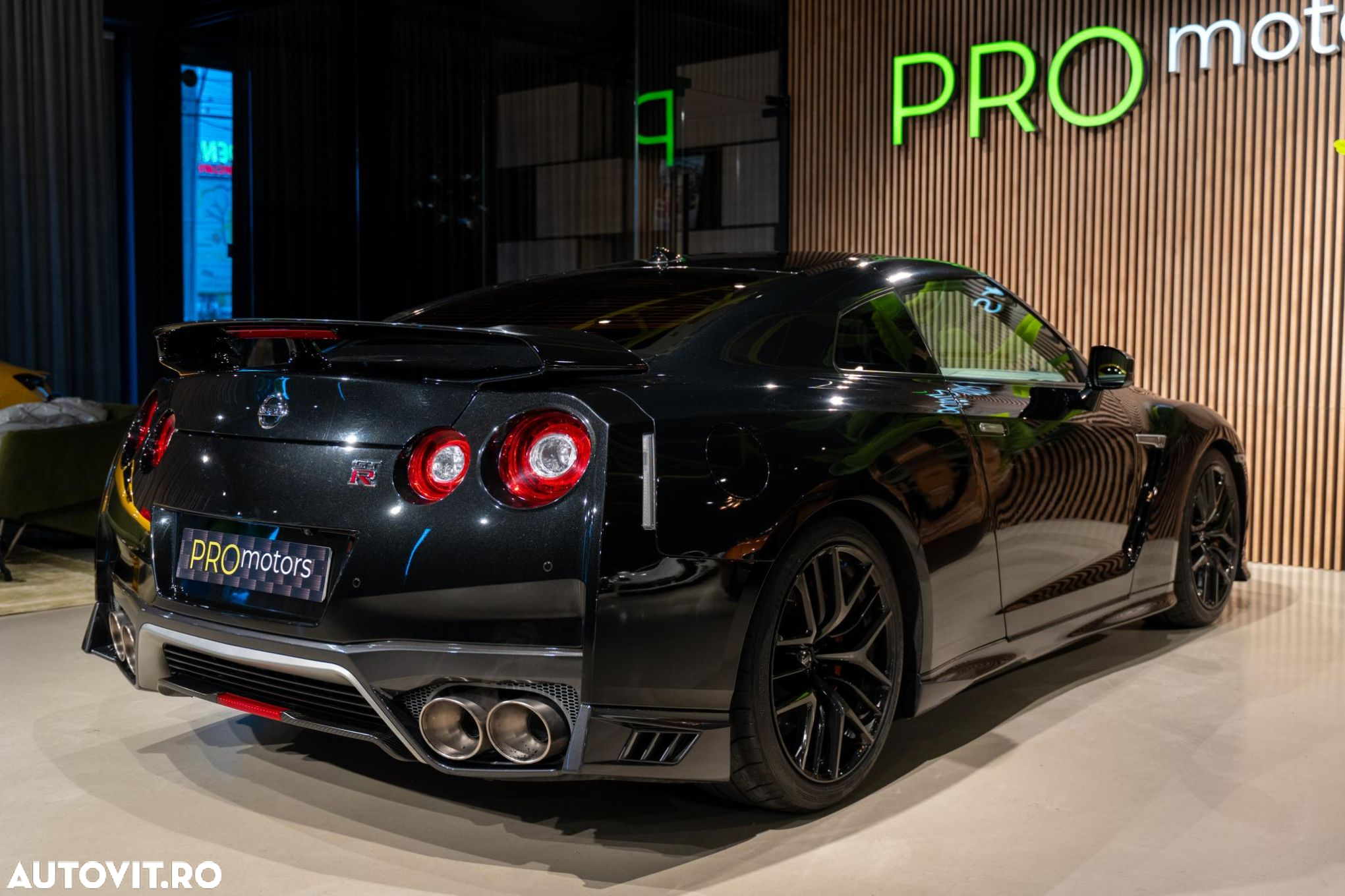Nissan GT-R - 6