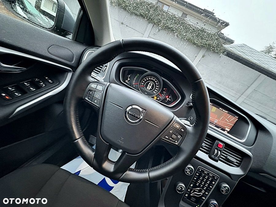 Volvo V40 D2 Momentum - 27