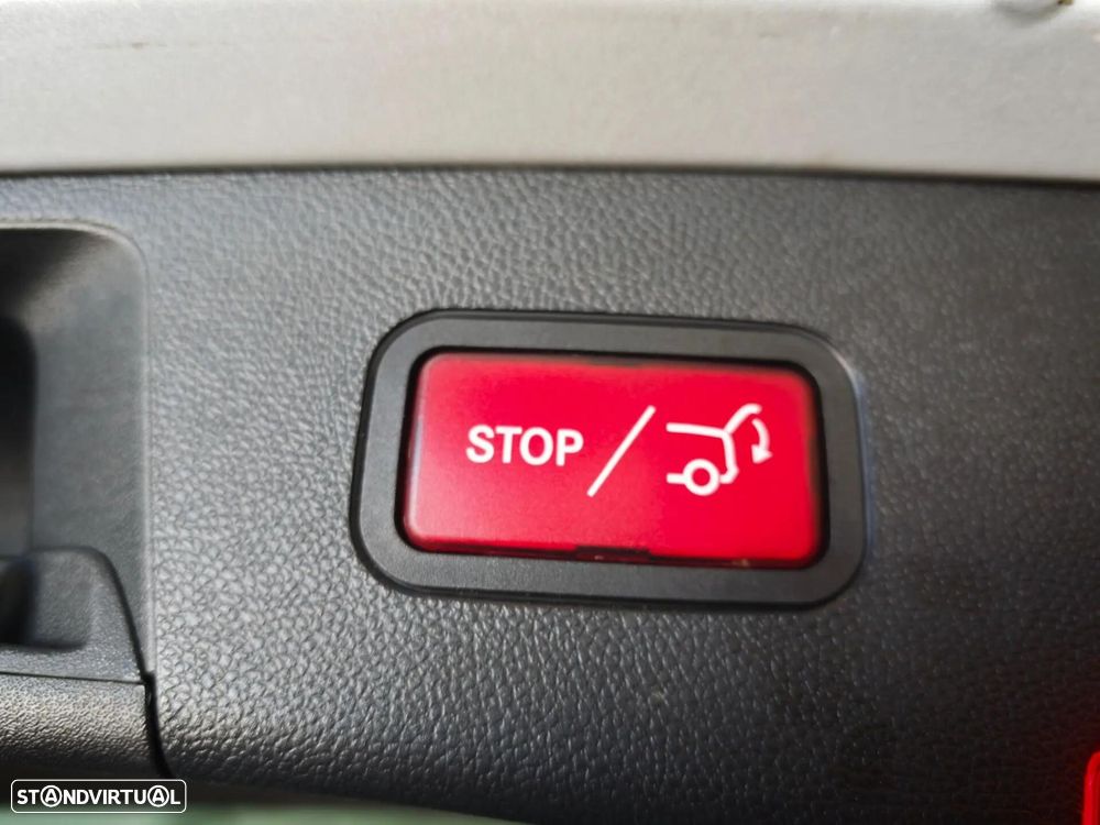 Mercedes-Benz E 220 BlueTEC BE Edition Auto. - 38