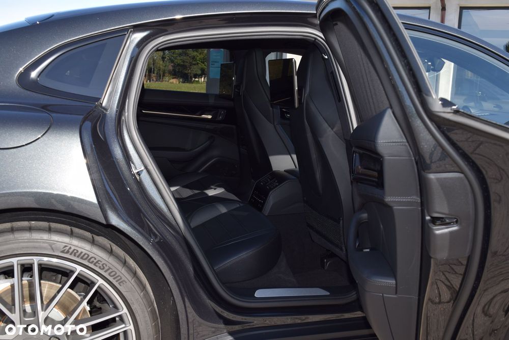 Porsche Panamera 4 - 24