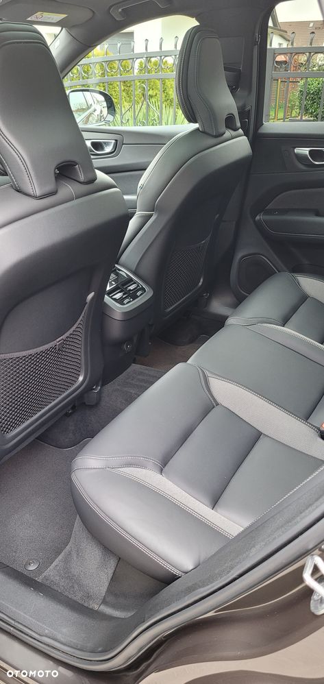 Volvo XC 60 B4 D AWD R-Design - 13