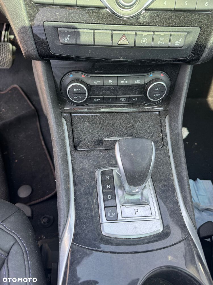 Infiniti Q30 - 18