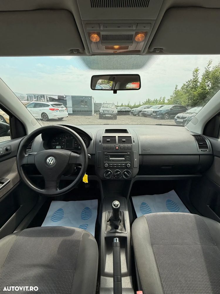 Volkswagen Polo 1.2 Attractive - 17