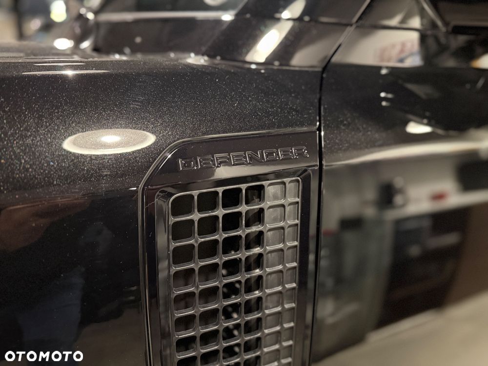 Land Rover Defender 2.0 D240 HSE - 5