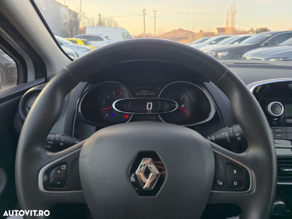 Renault Clio - 8