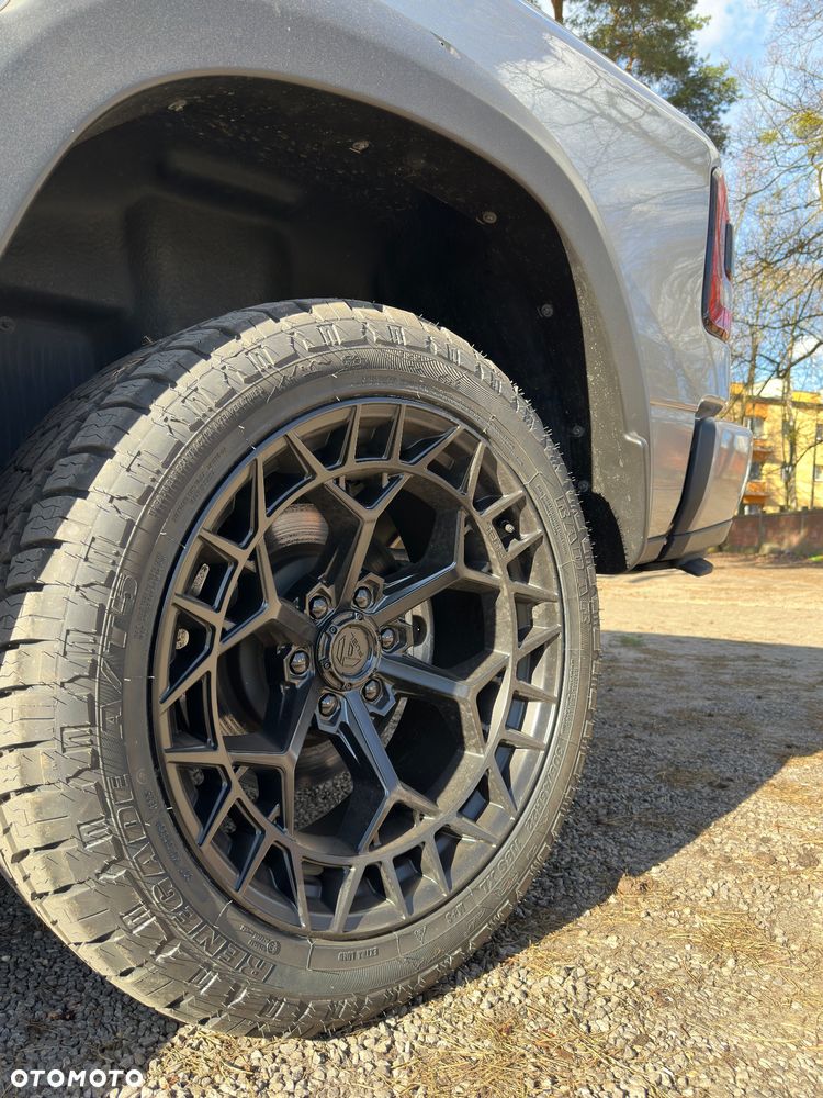 RAM 1500 5.7 Crew Cab Bighorn - 9