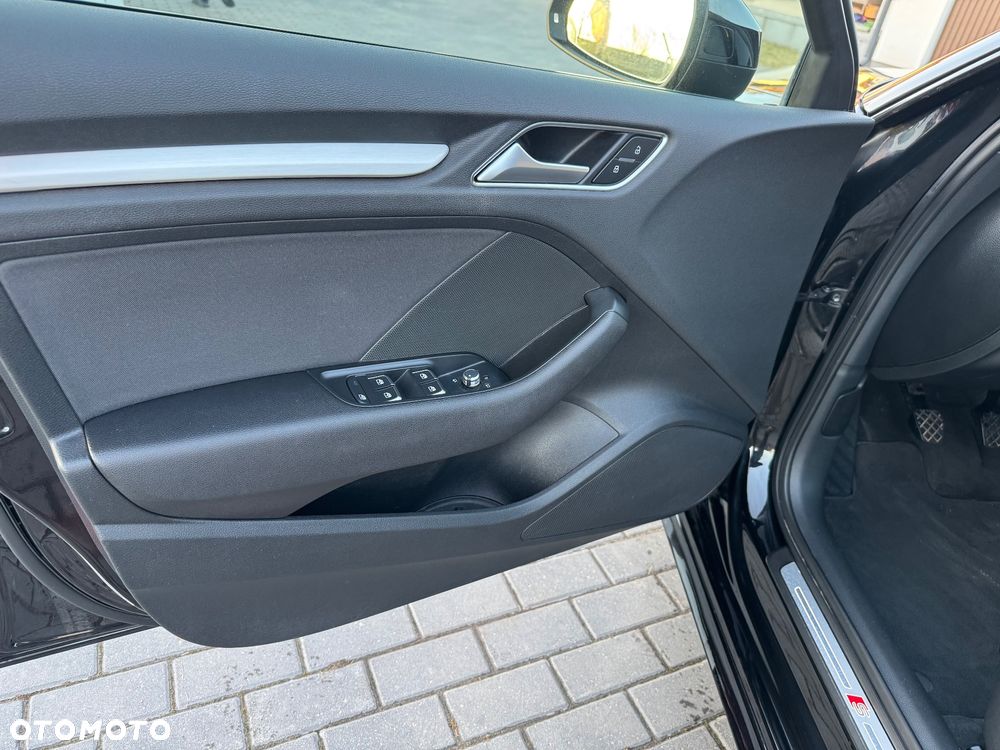 Audi A3 Sportback 2.0 TDI S line Sportpaket - 33