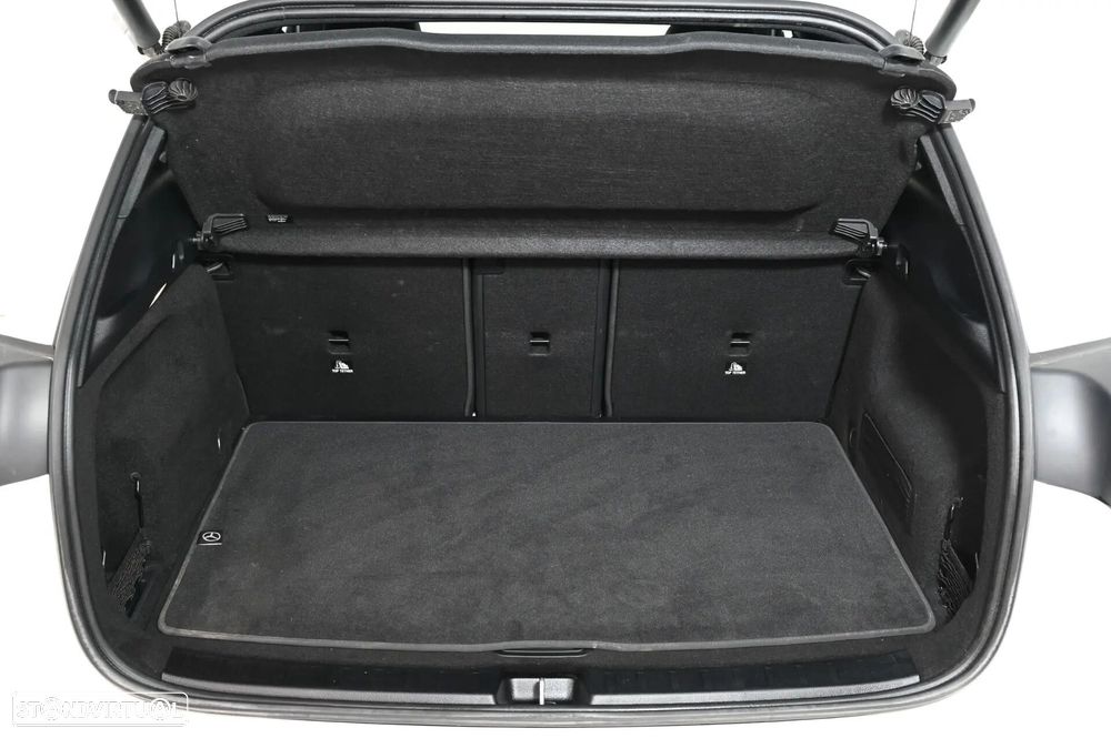 Mercedes-Benz GLA 200 d AMG Line - 10
