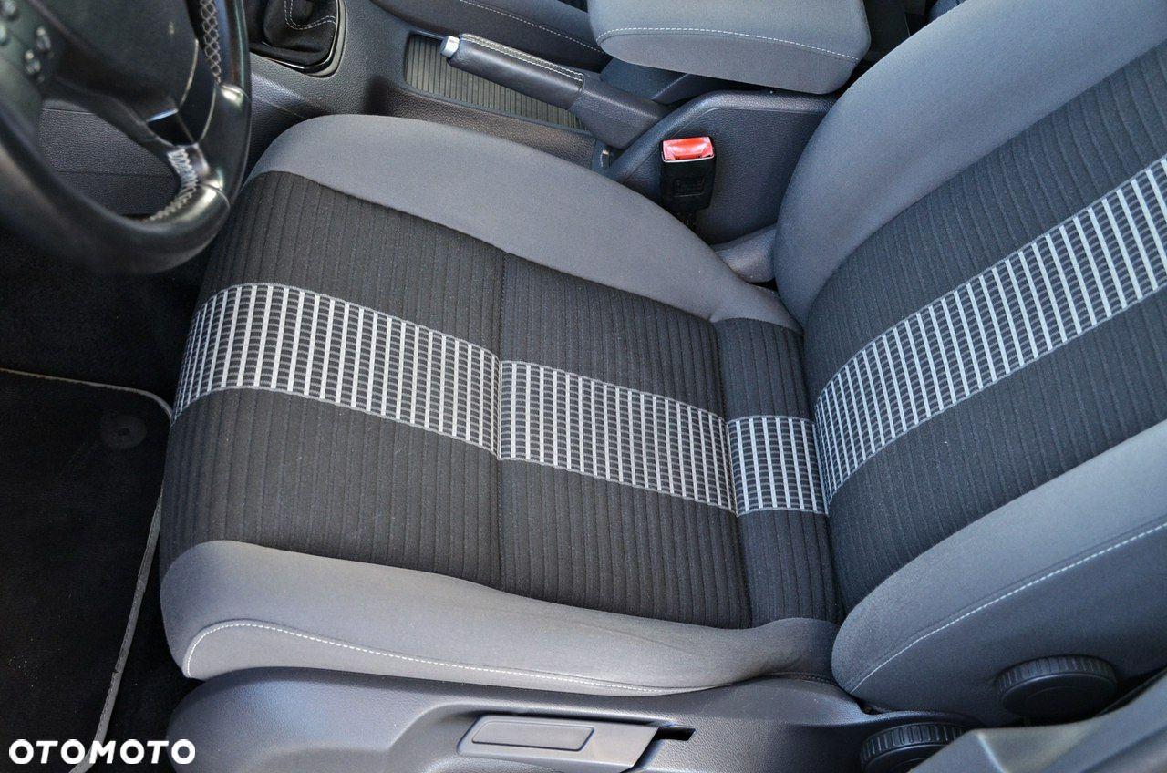 Volkswagen Golf - 18
