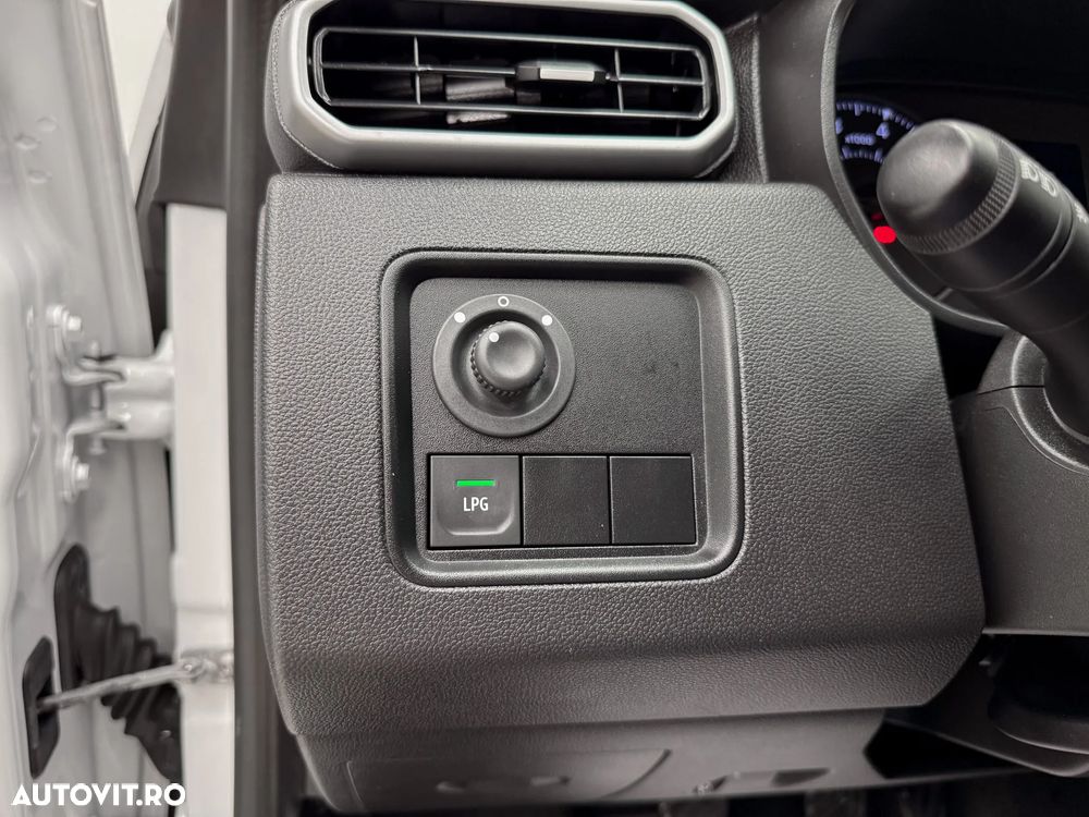 DACIA Duster 2023 — imagine 23