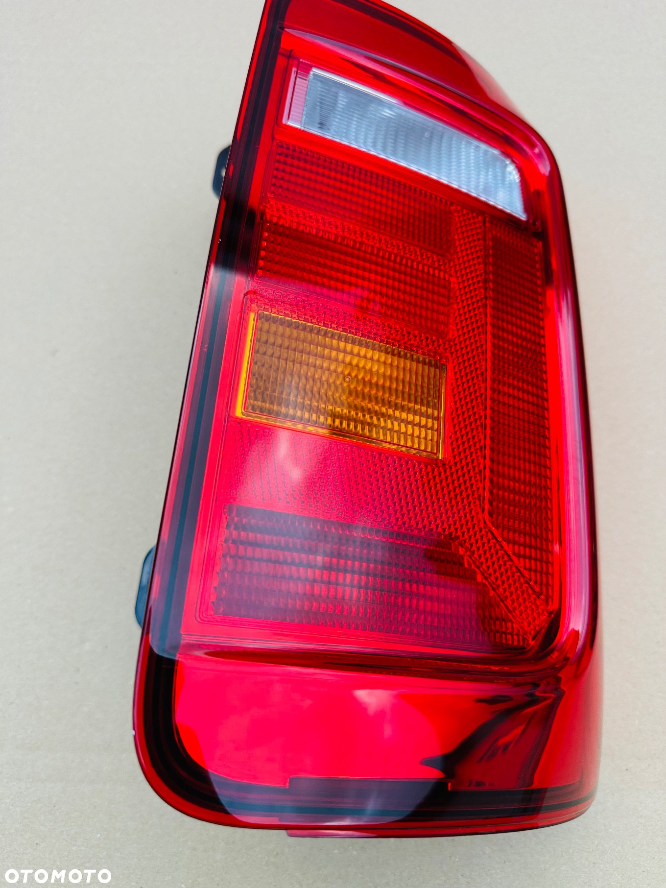 LAMPA TYLNA TYŁ PRAWA VW CADDY 2K1 IDEALNA EU - 2