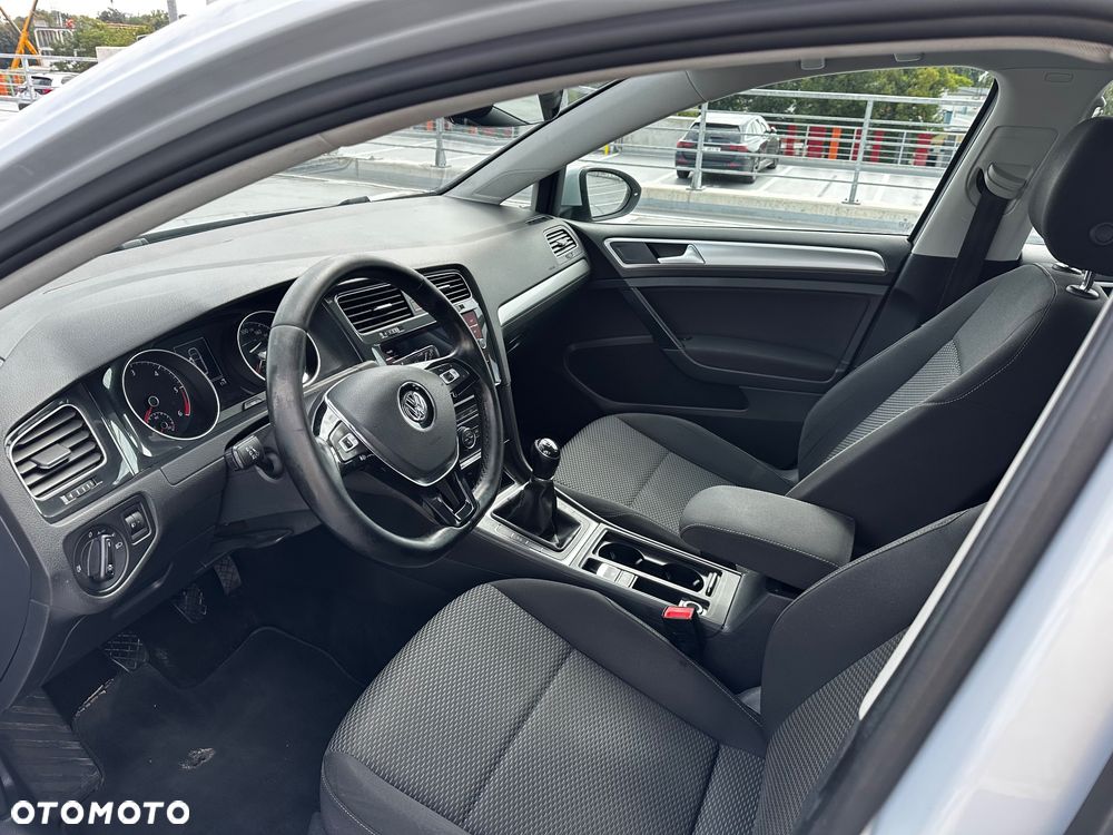 Volkswagen Golf Variant - 10