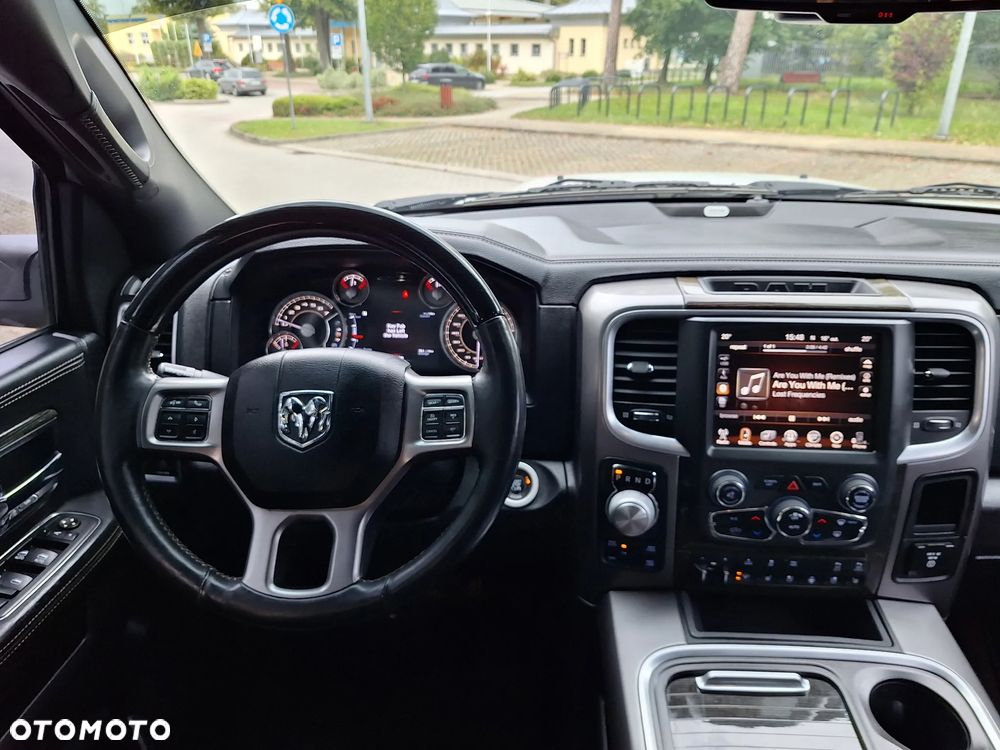 Dodge RAM 1500 5.7 4x4 - 8