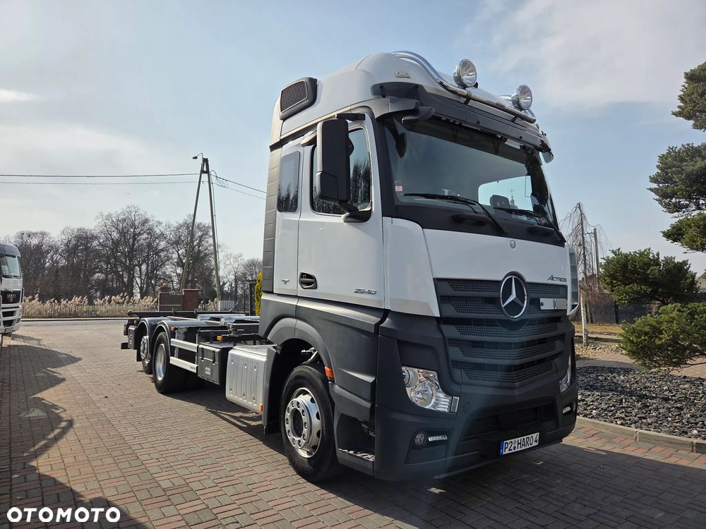 Mercedes-Benz Actros - 1
