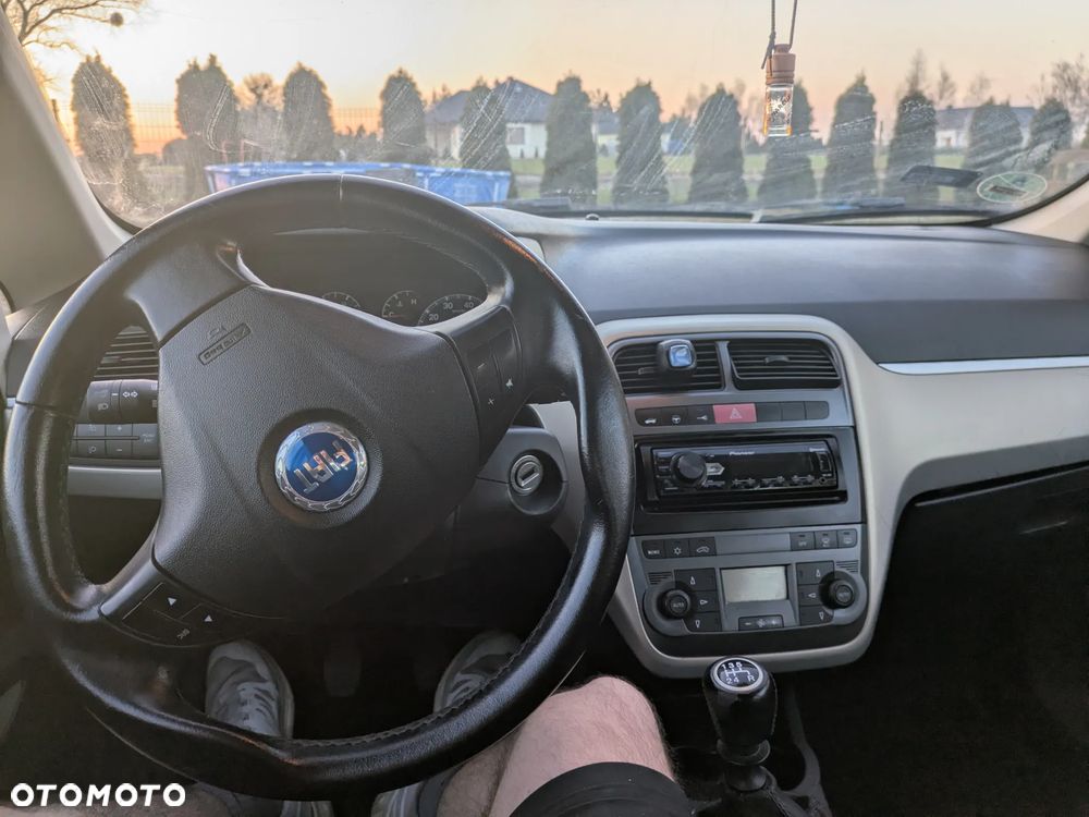 Fiat Grande Punto 1.4 8V - 18