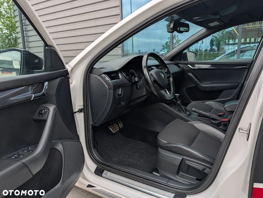 Skoda Octavia 2.0 TDI DSG RS - 15