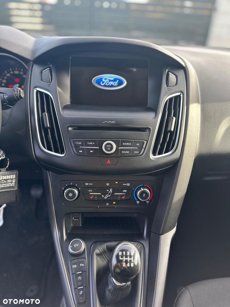 Ford Focus 1.0 EcoBoost Active - 19