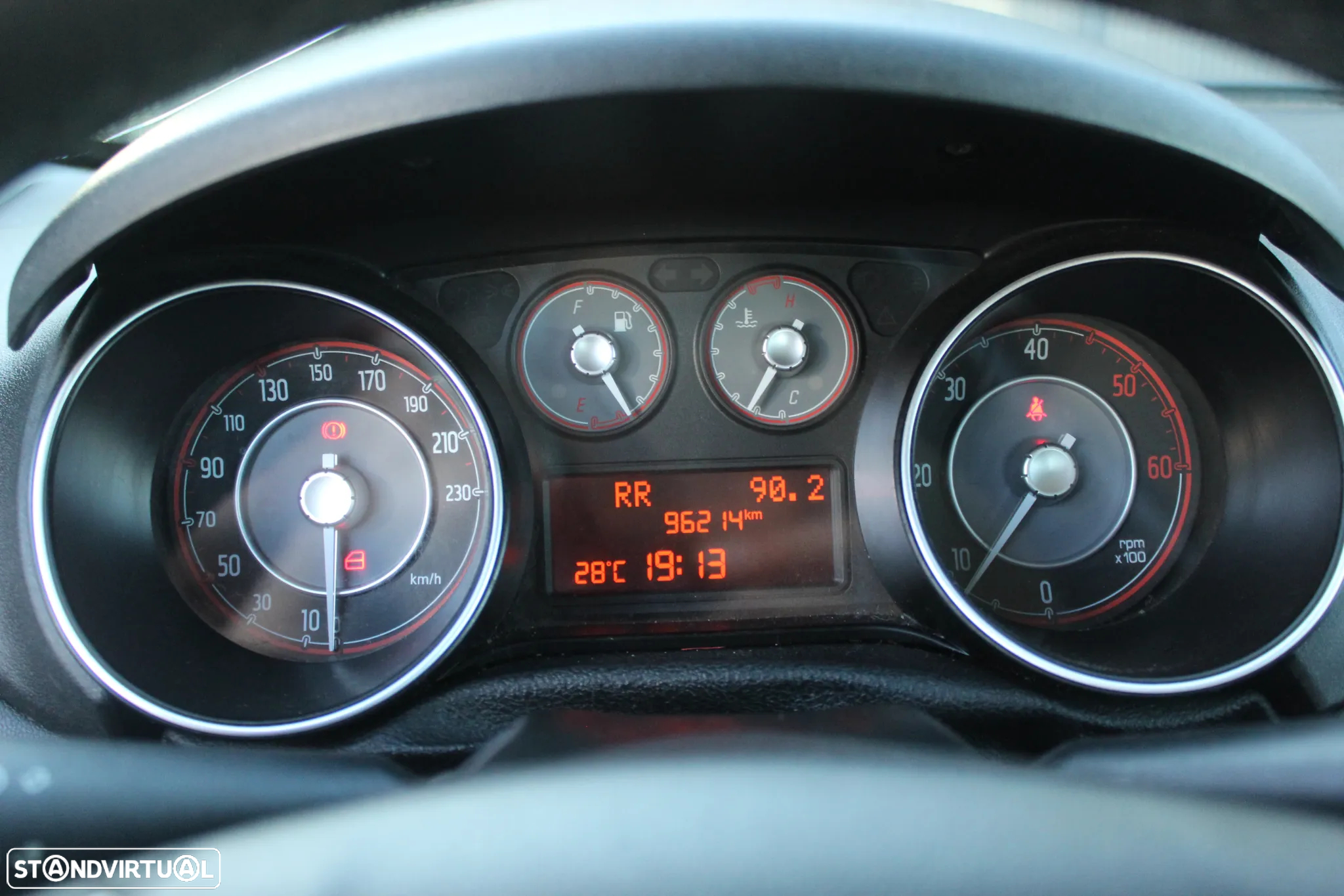 Fiat Punto 1.3 M-Jet Lounge S&S - 22