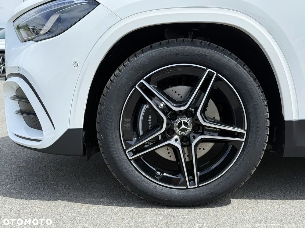 Mercedes-Benz GLA - 10