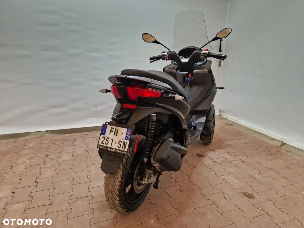 Piaggio MP-3 - 7