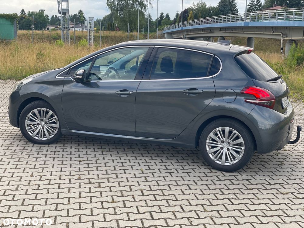 Peugeot 208 1.2 PureTech Allure - 8