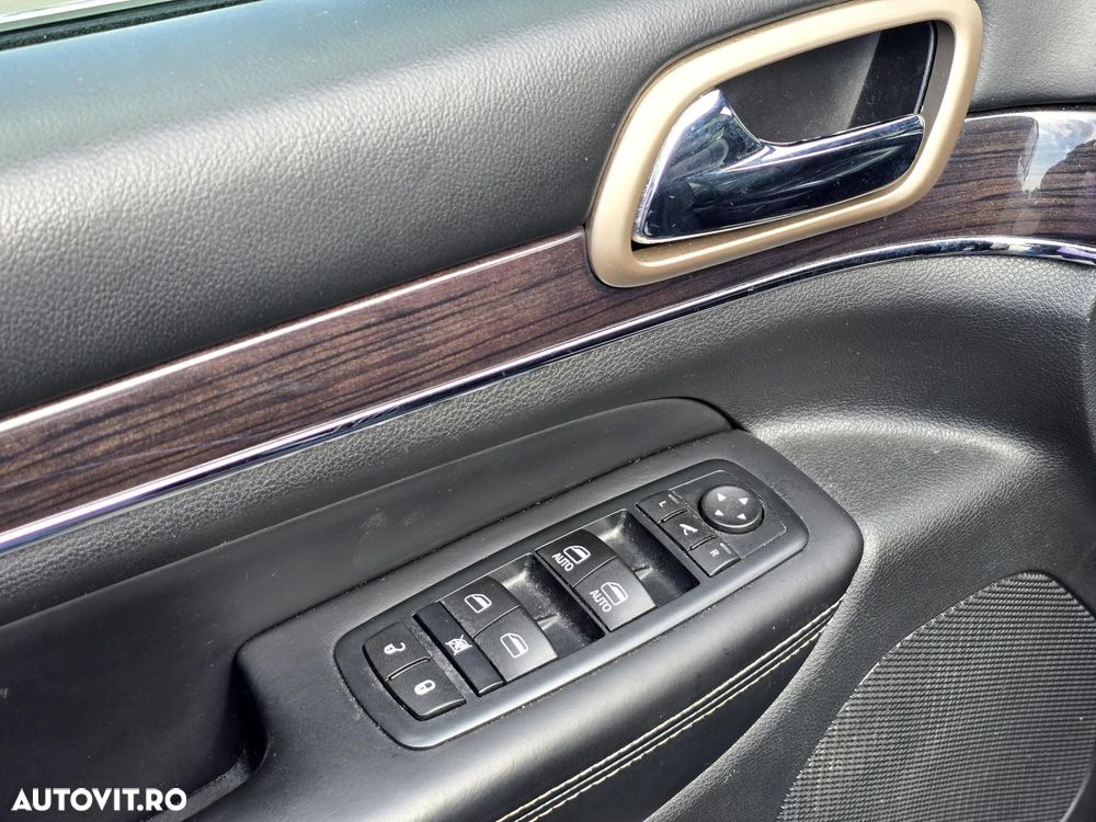 Jeep Grand Cherokee - 10