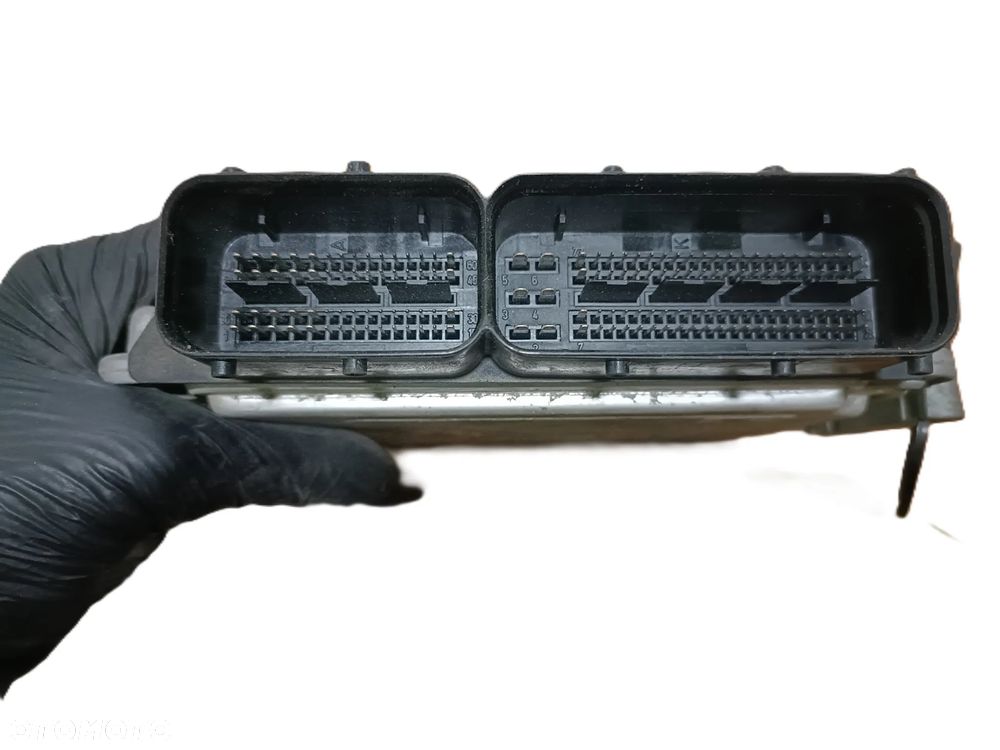 HYUNDAI i30 07-12 1,6 CRDI KOMPUTER STEROWNIK BOSCH 0281016011 * - 3